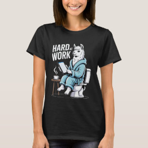 Bathroom Boss Llama Hard at Work Office Humour Des T-Shirt