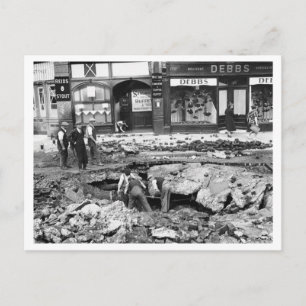 Battle of Britain & The Blitz: #18 On The Mend Postcard