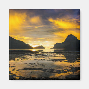 Bay Of El Nido Sunset Magnet