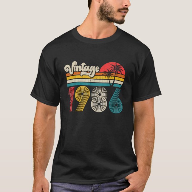 Bday Gift 40 Year Old Classic Birthday Born in T-Shirt (Front)