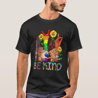 Be Kind Sign Language Hand Talking LGBTQ+ Gay Les  T-Shirt