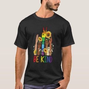 Be Kind Sign Language Hand Talking Lgbtq+ Gay Les  T-Shirt