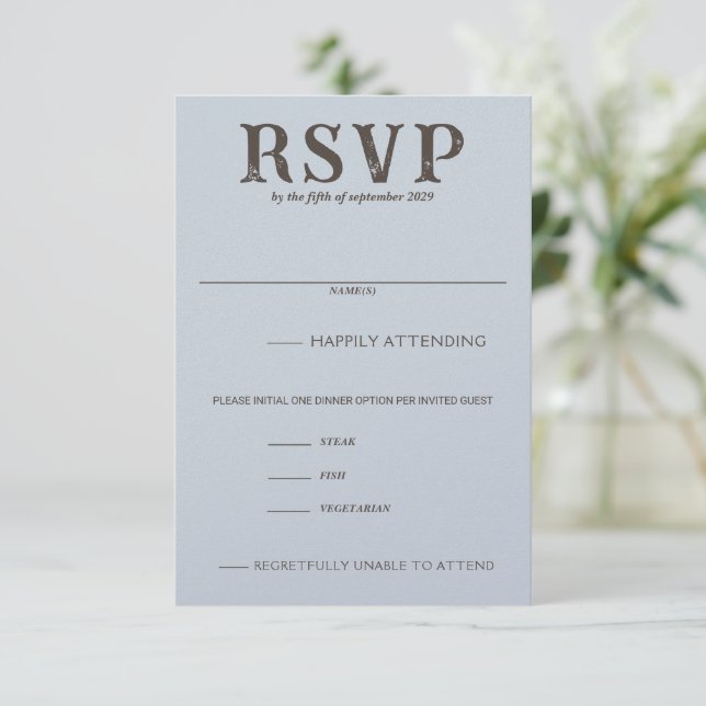 Beach Couple Food Choices RSVP Card (Standing Front)