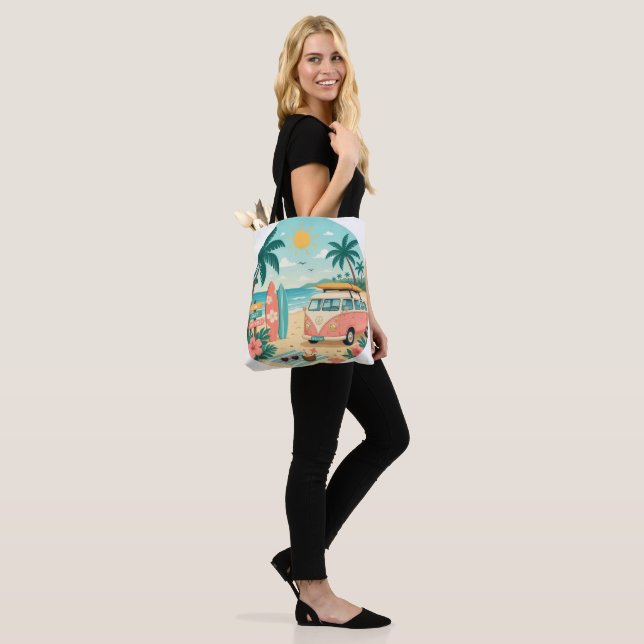 Beach day tote bag (On Model)