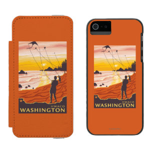 Beach & Kites - Ilwaco, Washington Incipio Watson™ iPhone 5 Wallet Case