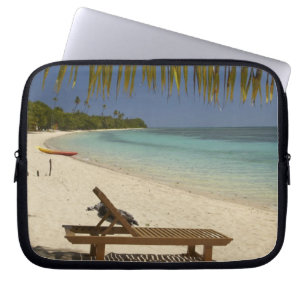 Beach, palm trees & lounger laptop sleeve