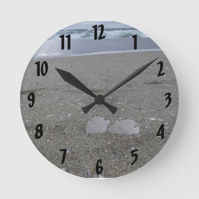 Beach Sand Dollars Round Clock (Front)