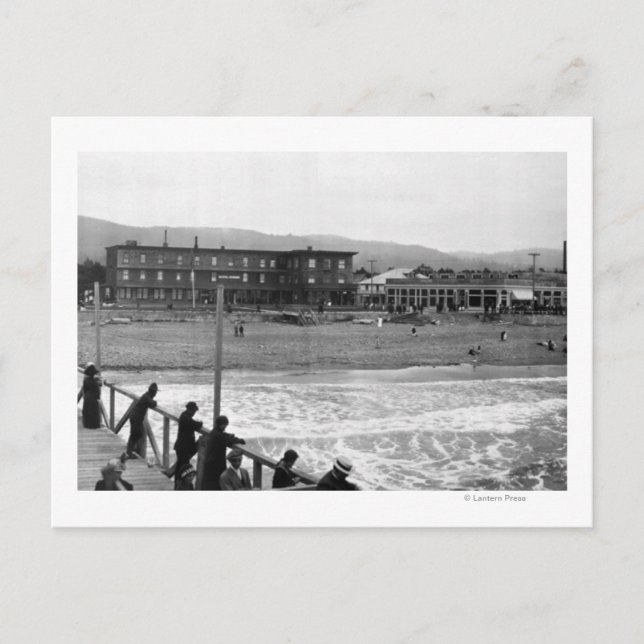 Beach Scene at Seaside, Oregon Photograph Postcard (Front)