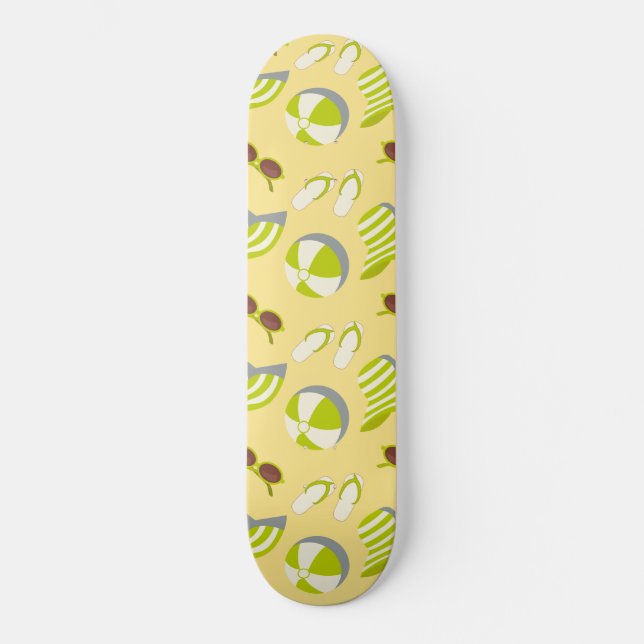 Beach vacay pattern with sunglasses and sun hat skateboard (Front)