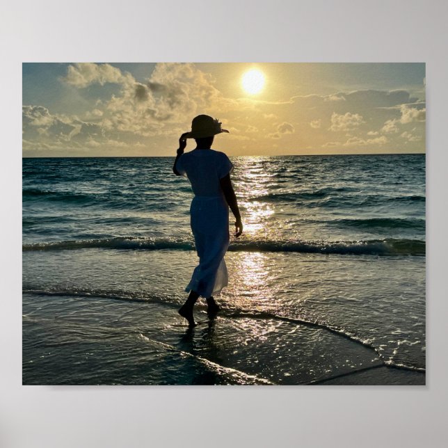 Beach Women Poster (Front)