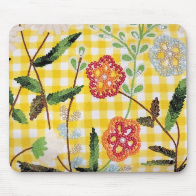 Beaded Flower Pattern On Gingham Mouse Mat (Front)