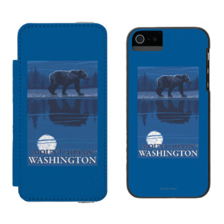 Bear in Moonlight - Mount Adams, Washington Incipio Watson™ iPhone 5 Wallet Case
