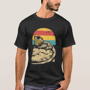 Bearded Dragon Funny Sunglasses Vintage Style Liza T-Shirt