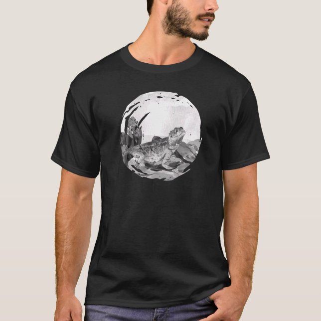 Bearded Dragon In Desert  Reptile Animal  Graphic T-Shirt (Front)