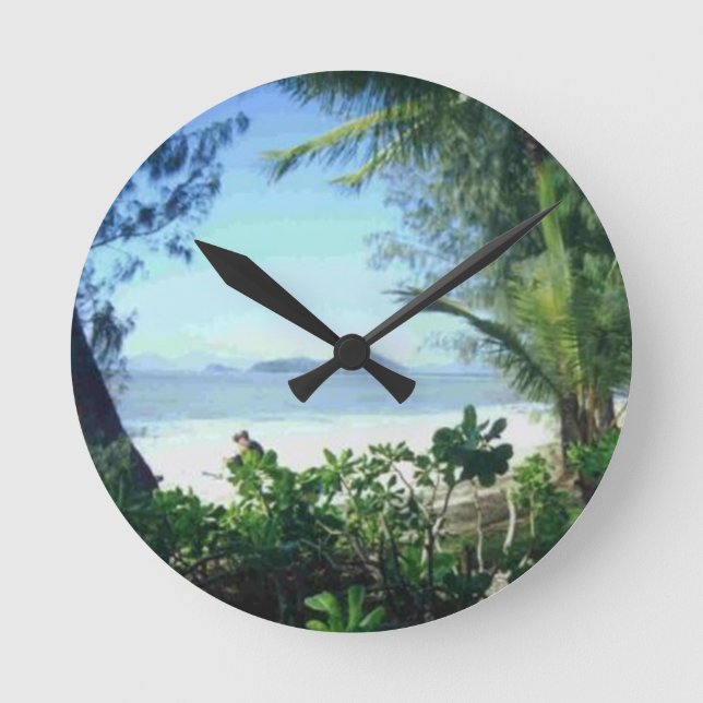 BEAUTIFUL BEACH ROUND CLOCK (Front)