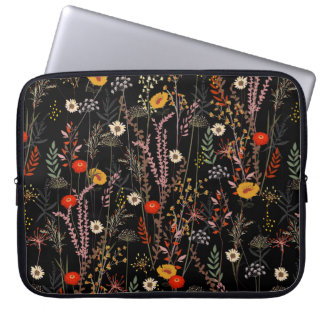 Beautiful blooming meadow flowers pattern laptop sleeve