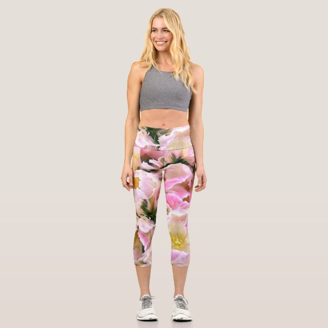 Beautiful cool girly floral design  capri leggings (Front)