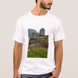 Beautiful Eileen Donan Castle in Western Dornie 2 T-Shirt