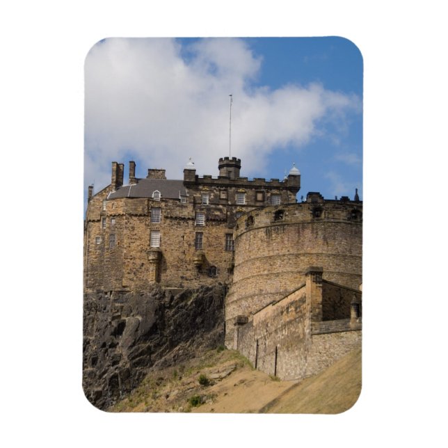 Beautiful famous giant Edinburgh Castle in Magnet (Vertical)