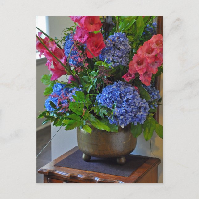 Beautiful floral arrangement postcard (Front)