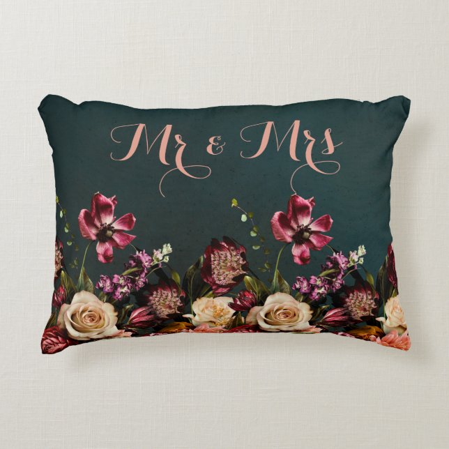 Beautiful floral bouquet wedding pillow decor chic (Front)