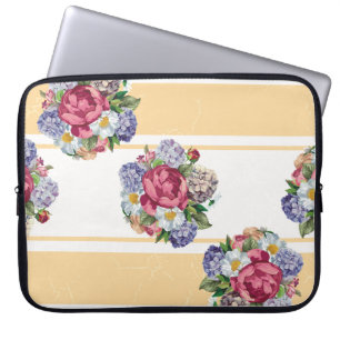 Beautiful floral seamless pattern with hydrangea p laptop sleeve
