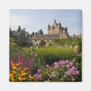 Beautiful gardens and famous castle in magnet