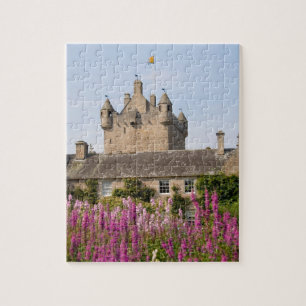 Beautiful gardens and famous castle in Scotland 2 Jigsaw Puzzle