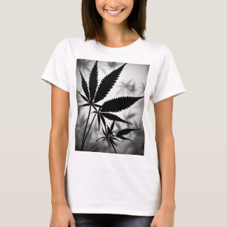 "Beautiful Leafs - Nature-Inspired fashion T-Shirt