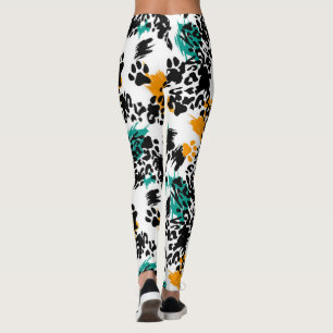 Beautiful leopard texture pattern Leggings