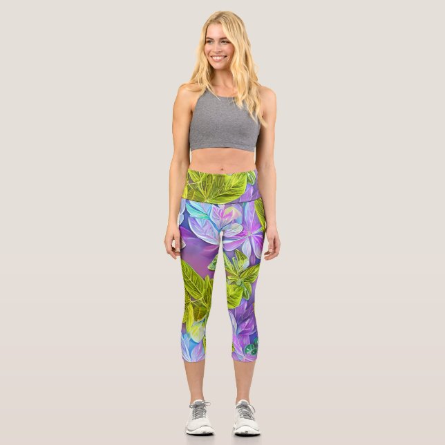 Beautiful Modern Leafy Pattern Capri Leggings (Front)