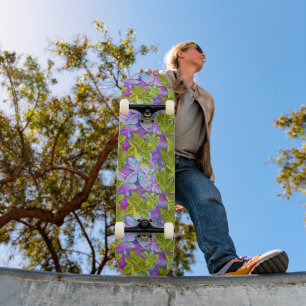 Beautiful Modern Leafy Pattern Skateboard