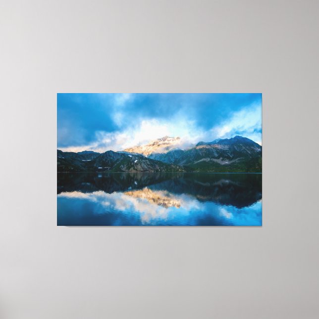 Beautiful mountain view canvas print (Front)