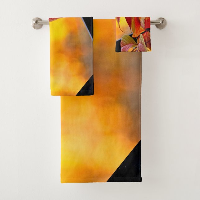 Beautiful red vine leaves in the autumn garden bath towel set (Insitu)