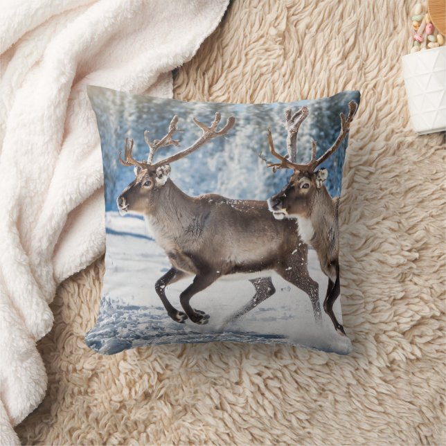 Beautiful Reindeer Pillow! Cushion (Blanket)