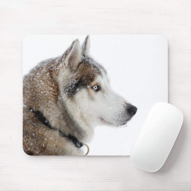 Beautiful Siberian Husky in the Snow Mouse Mat (With Mouse)