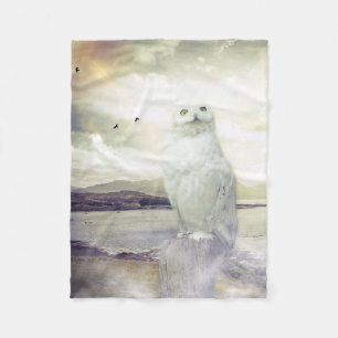Beautiful Snowy Owl Fleece Blanket