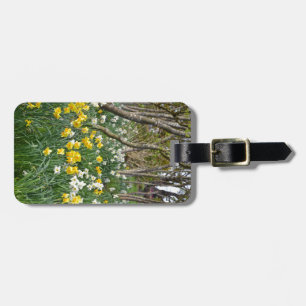 Beautiful spring daffodil garden luggage tag