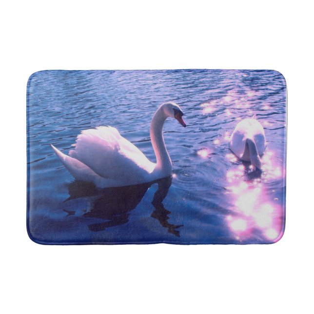 Beautiful swan in lake bath mat (Front)