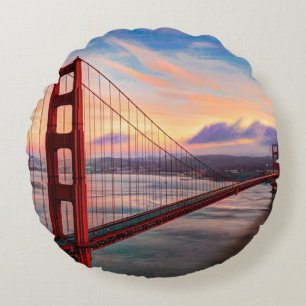 Beautiful winter sunset at Golden Gate Bridge Round Cushion