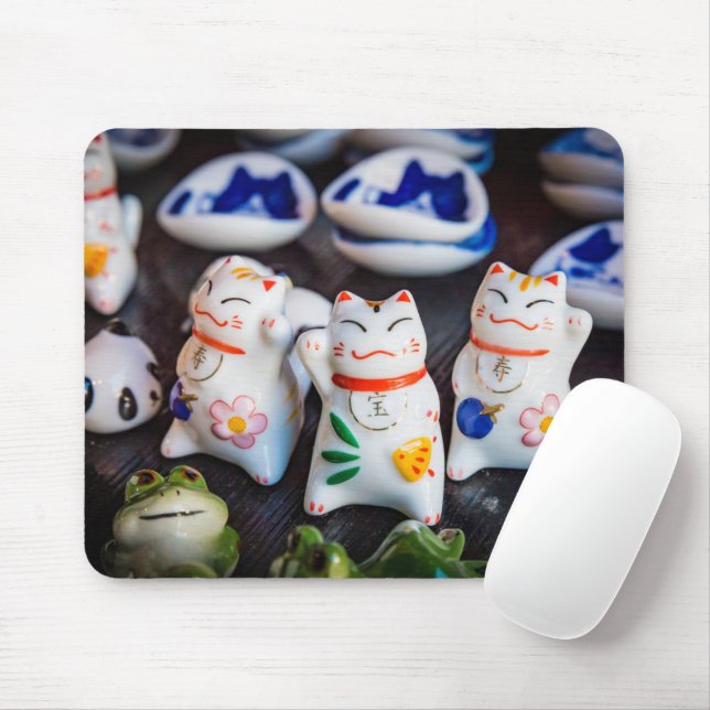 Beckoning cat figurines mouse mat (With Mouse)