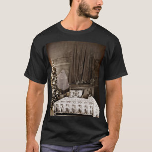 Bedsheet Ghost Victorian Christmas T-Shirt