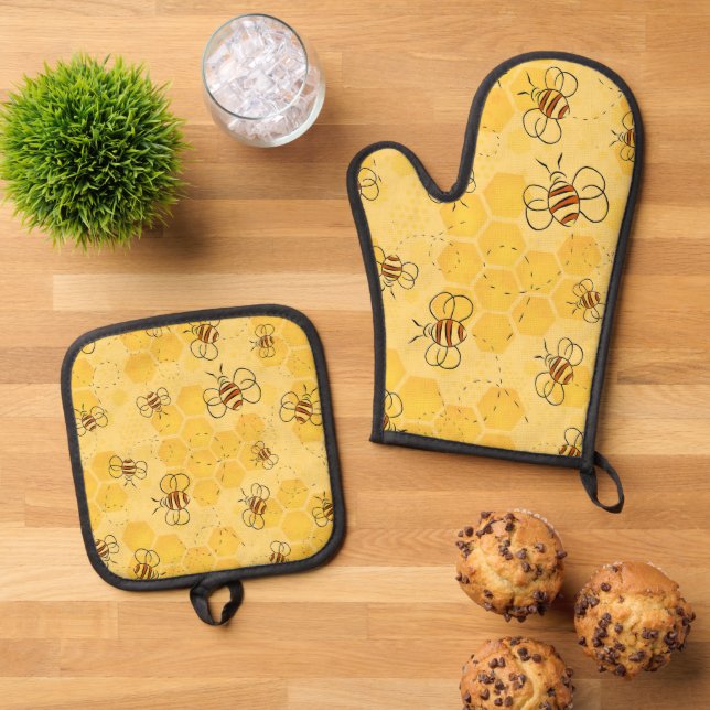 Bee Buzzing Honey Bees Cute  Oven Mitt & Pot Holder Set (Top Down)