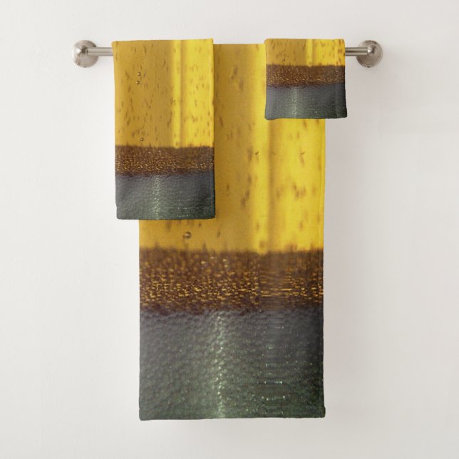 Beer Mug with Bubbles and Foam Bath Towel Set (Insitu)