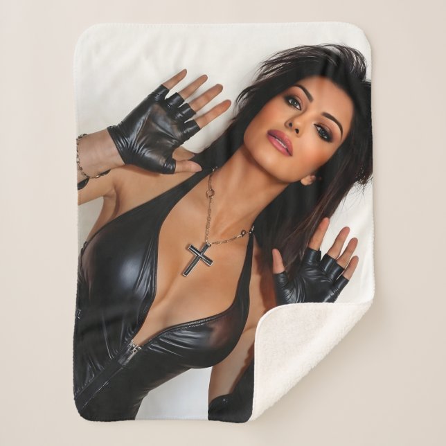 Behold sherpa blanket (Front)