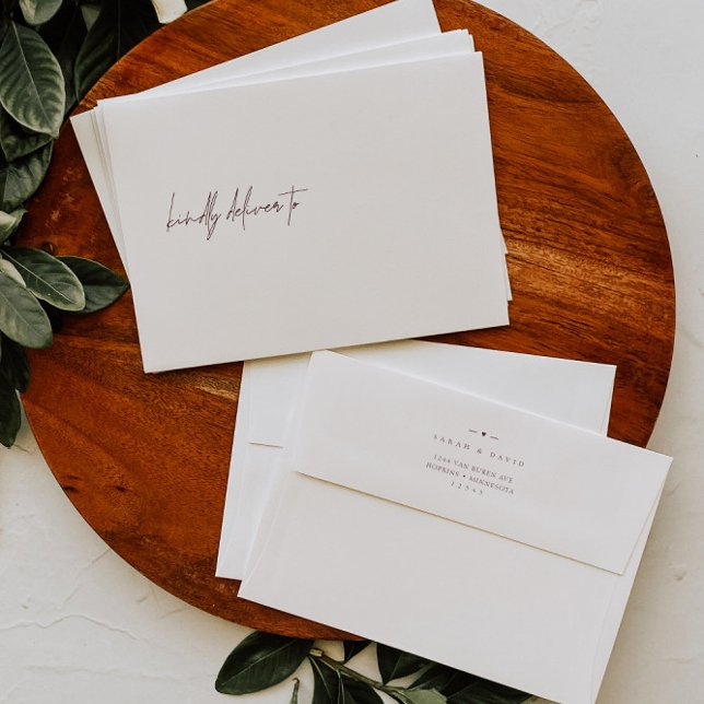 Beige & Burgundy Elegant Minimalist Envelope (Beige & Burgundy Elegant Minimalist Envelope)