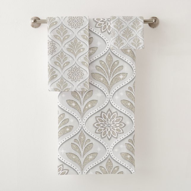 Beige & White Sparkling Quatrefoil Pattern Bath Towel Set (Insitu)