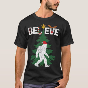 Believe Bigfoot Sasquatch Yeti Santa Hat Christmas T-Shirt