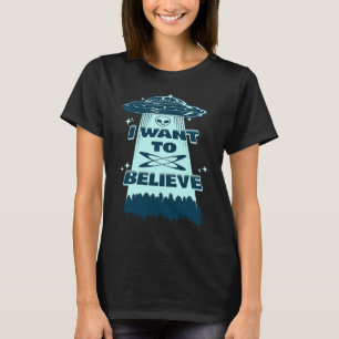 Believe UFO Spaceship Alien Retro Alien Believer T-Shirt