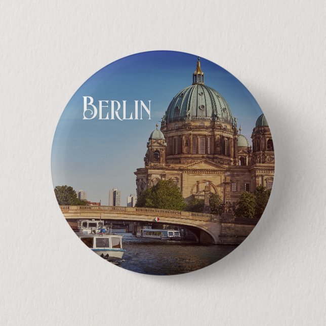 Berlin  6 cm round badge (Front)